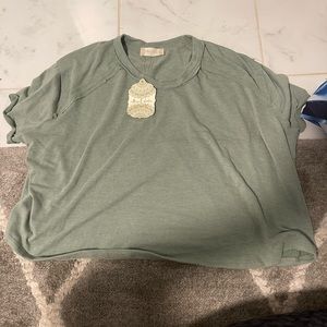 Altar’d state t shirt - green, soft and comfortable!